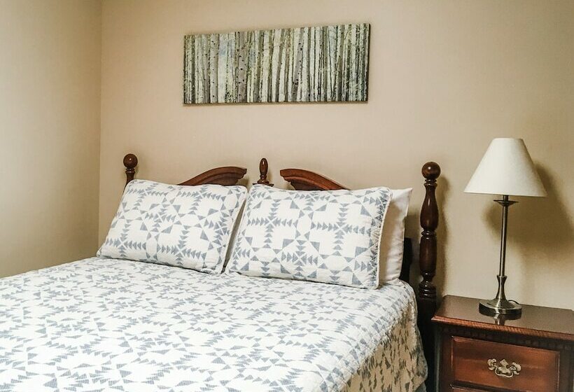 Second Breakfast  Spacious Wooden Cabin, Hot Tub, Close To Walking Trails, Fireplace By Redawning