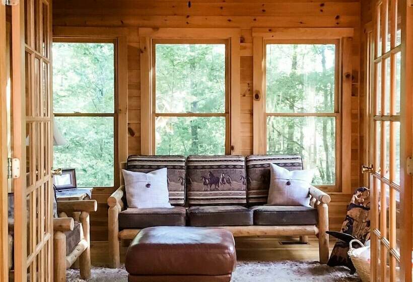 Second Breakfast  Spacious Wooden Cabin, Hot Tub, Close To Walking Trails, Fireplace By Redawning