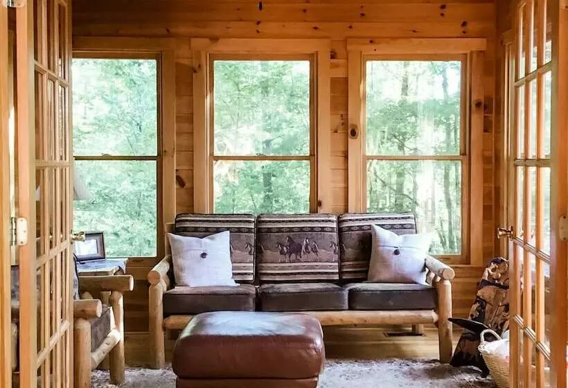Second Breakfast  Spacious Wooden Cabin, Hot Tub, Close To Walking Trails, Fireplace By Redawning