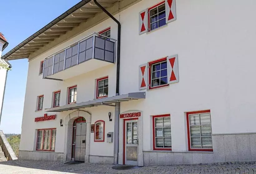 Hotelli Burggasthof Hauptmann