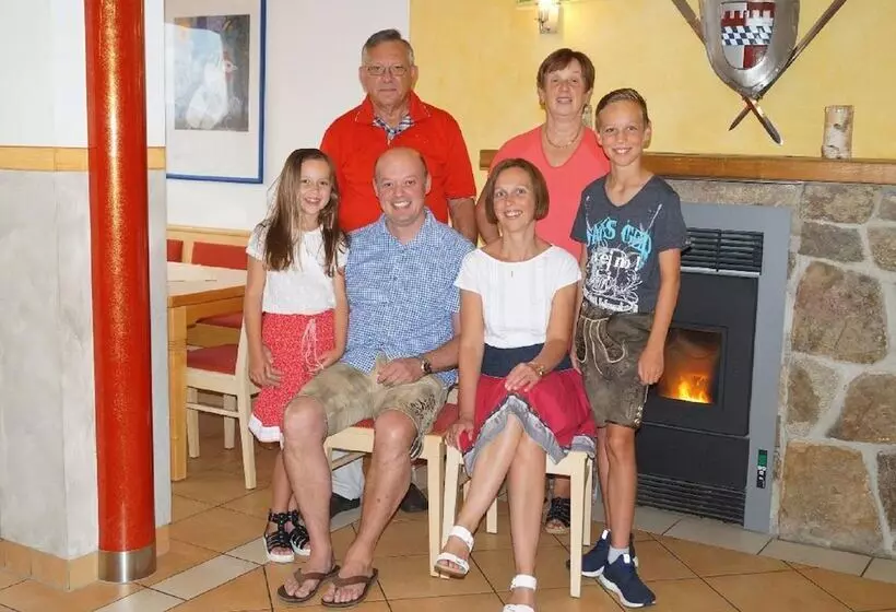 Hotelli Burggasthof Hauptmann