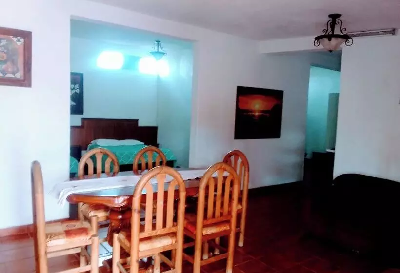 ホテル San Antonios