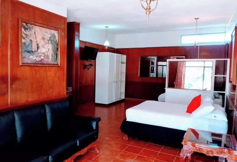 ホテル San Antonios