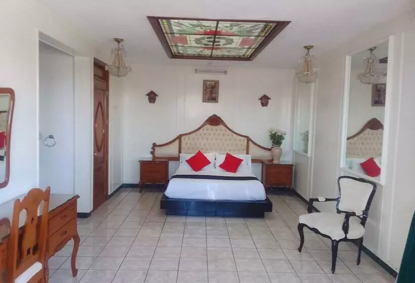 ホテル San Antonios