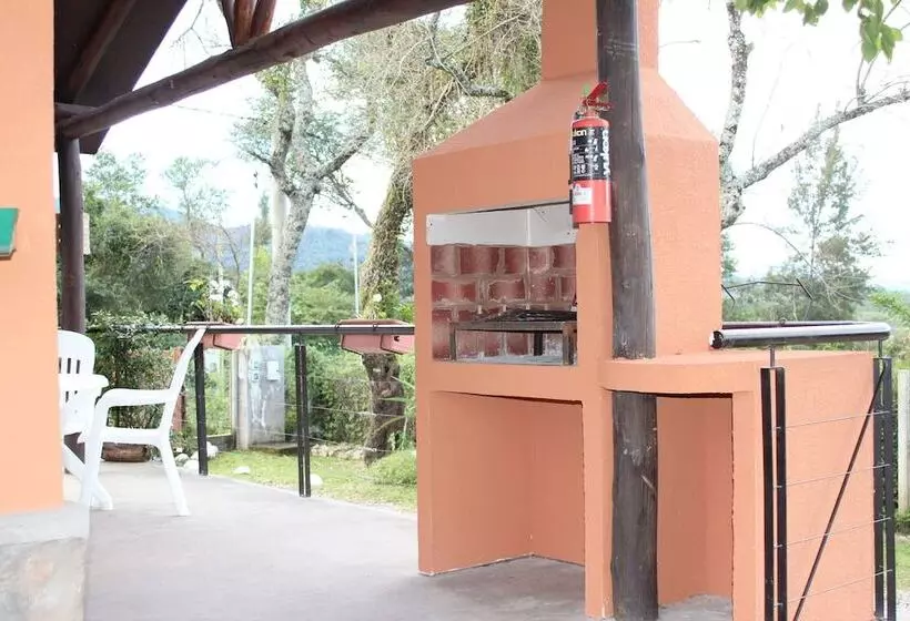 Warakusi Cottages   Off Road