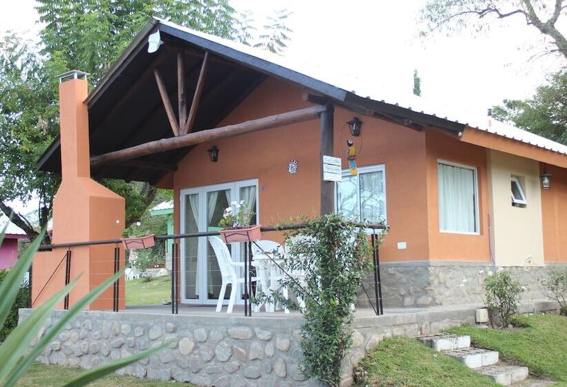 Warakusi Cottages   Off Road