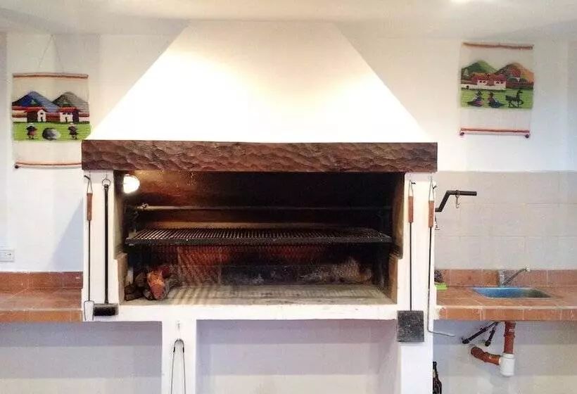 Warakusi Cottages   Off Road