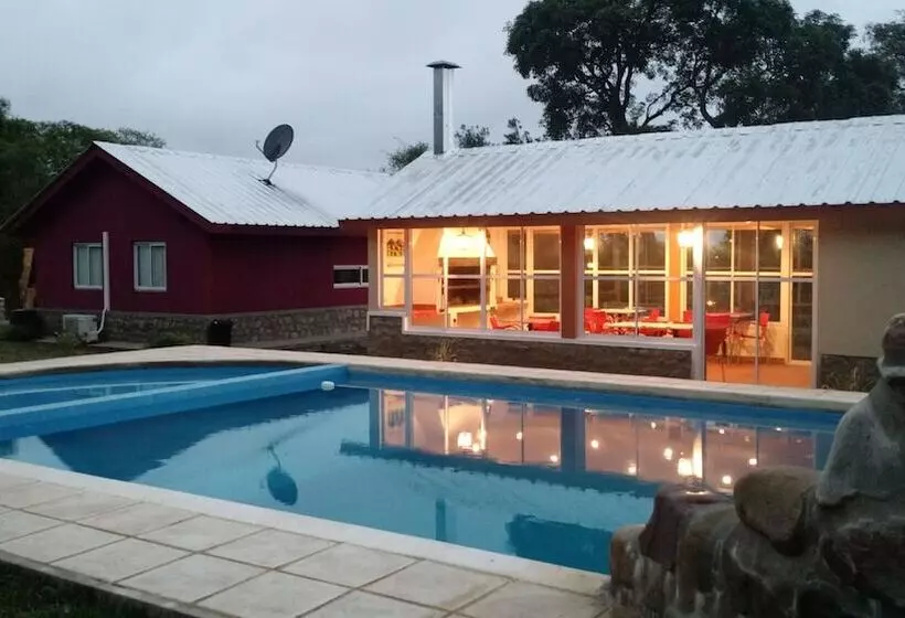 Warakusi Cottages   Off Road