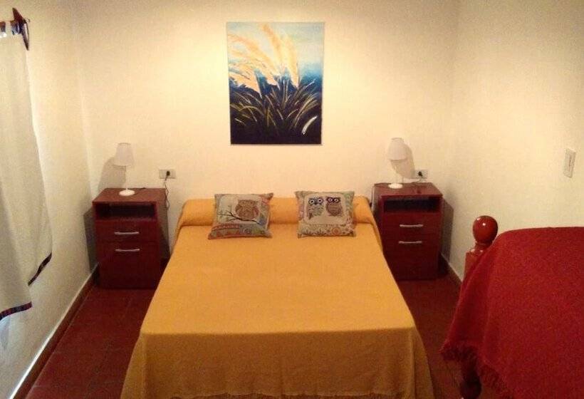 Warakusi Cottages   Off Road