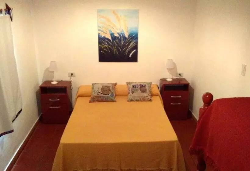 Warakusi Cottages   Off Road