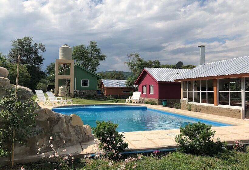 Warakusi Cottages   Off Road