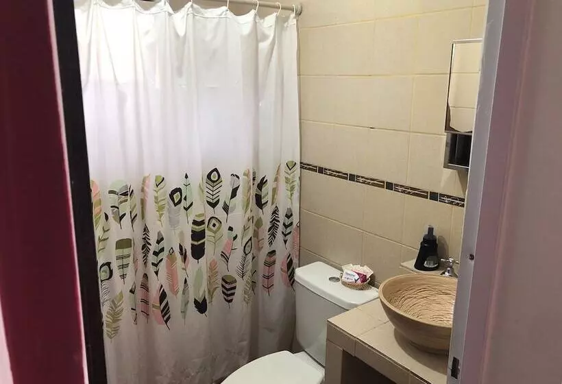 Warakusi Cottages   Off Road