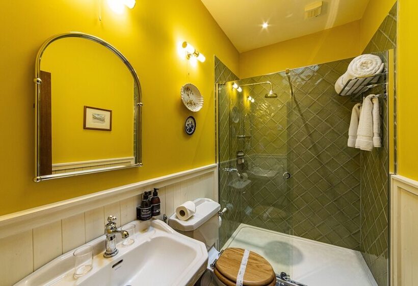 Black Sheep Hotels Cabins