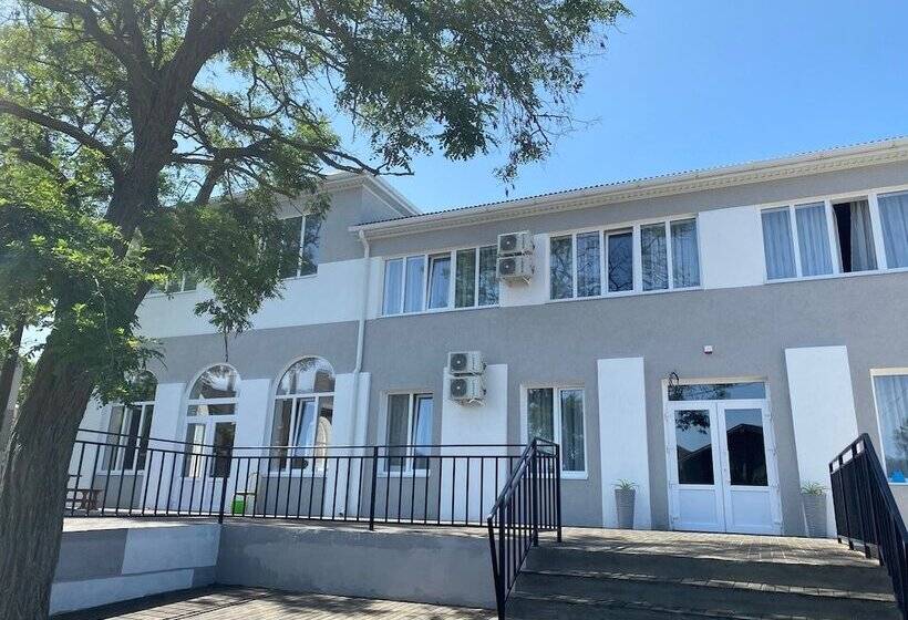 فندق Azov Resort