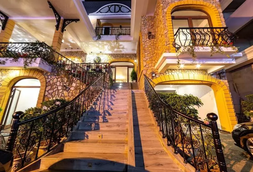 Qr Hotel Dalat