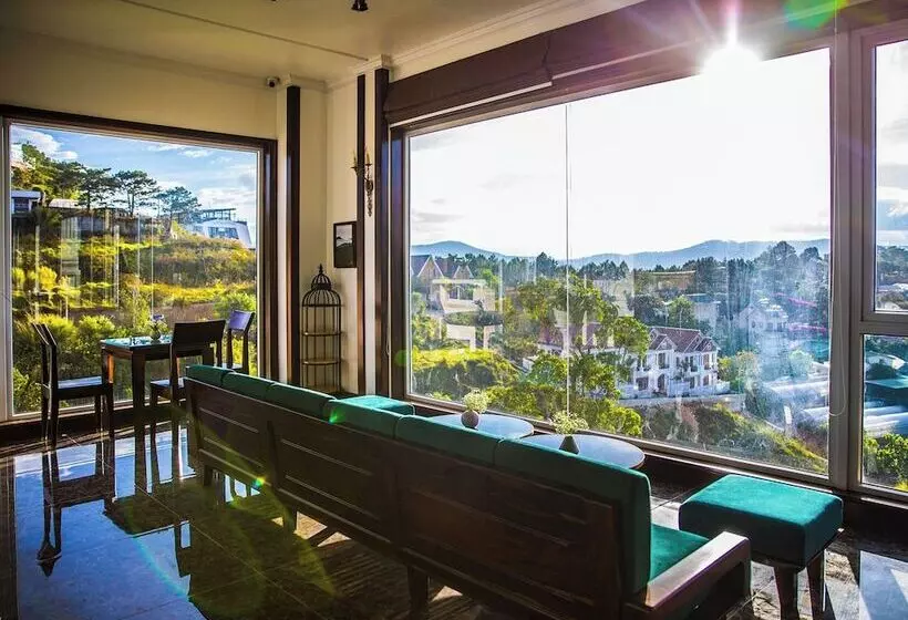 Qr Hotel Dalat