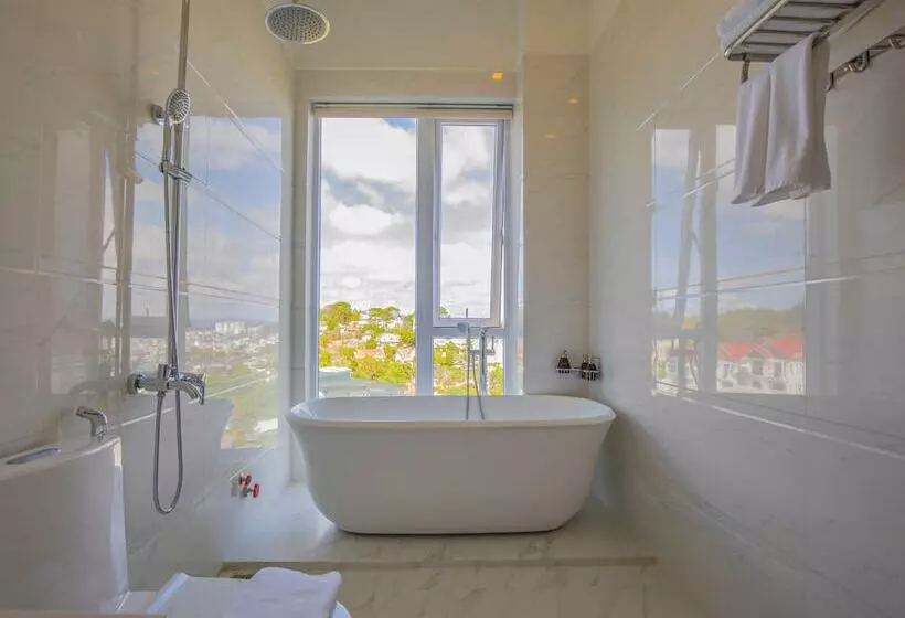 Qr Hotel Dalat