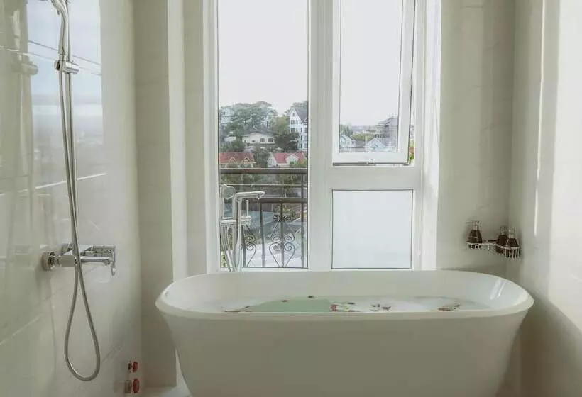 Qr Hotel Dalat