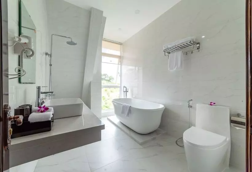 Qr Hotel Dalat