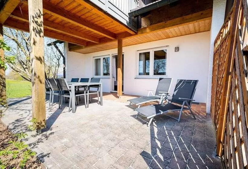 Maaseutuhotelli Schwarzfelder Hof