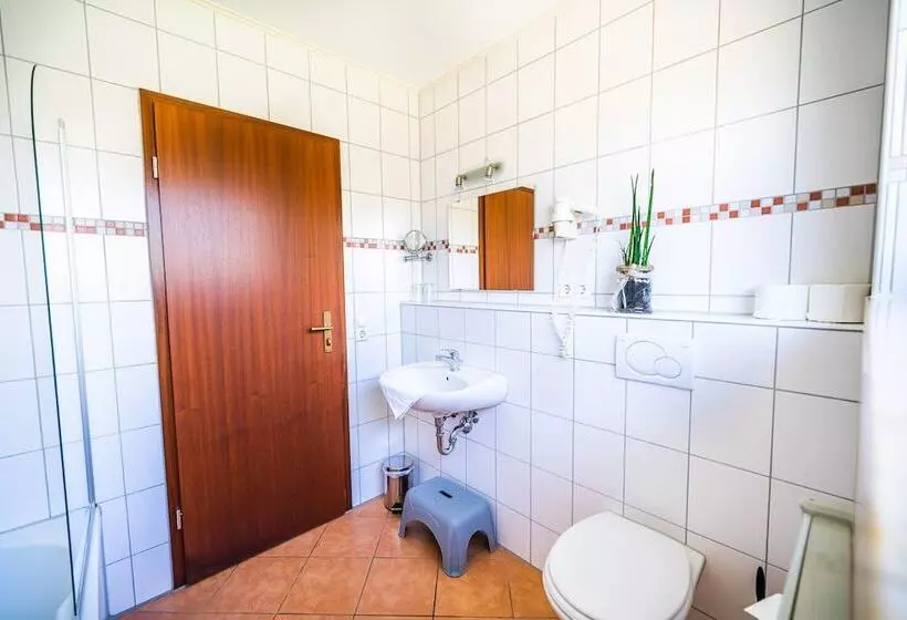 Maaseutuhotelli Schwarzfelder Hof