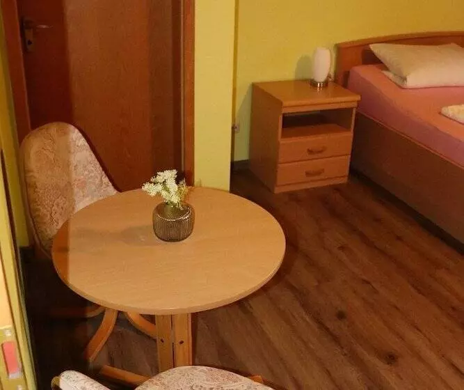 Majatalo Gasthof Zur Altmühlquelle