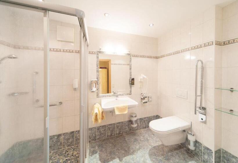 Almfrieden Hotel & Romantikchalet