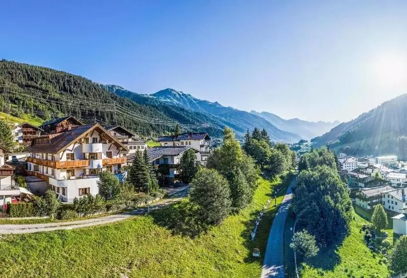 Aparthotel Alpin Life