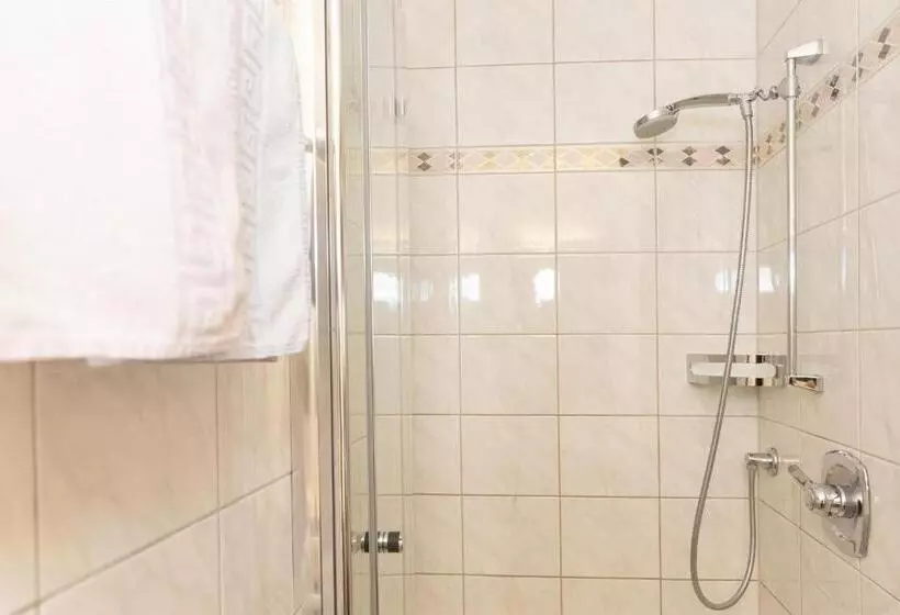 ベッドアンドブレックファースト Pension Edelweiss