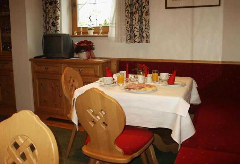 住宿加早餐  Pension Edelweiss