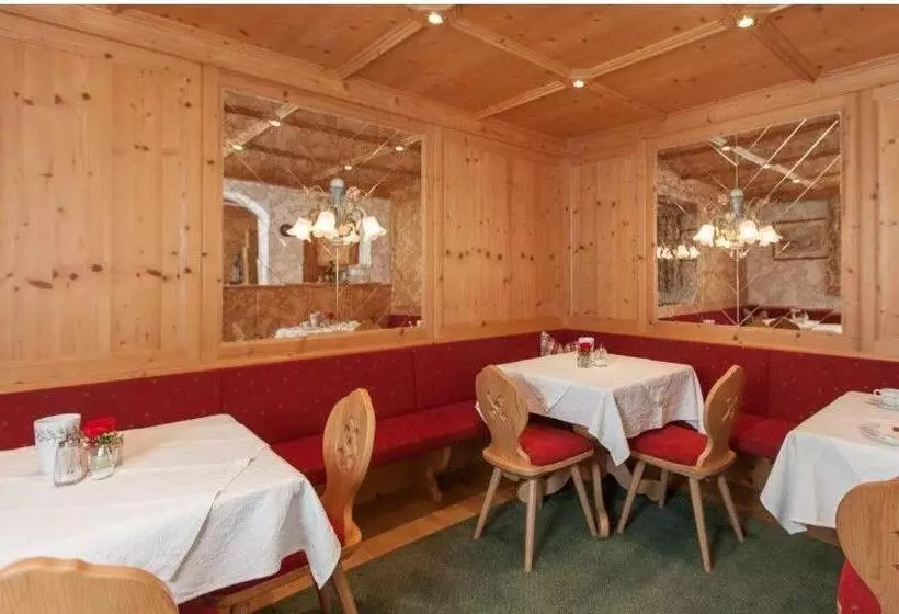 ベッドアンドブレックファースト Pension Edelweiss