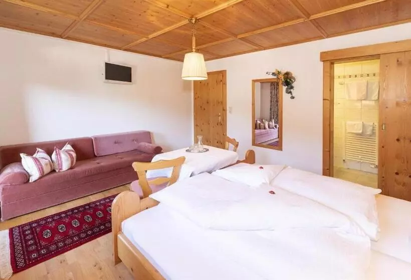 ベッドアンドブレックファースト Pension Edelweiss