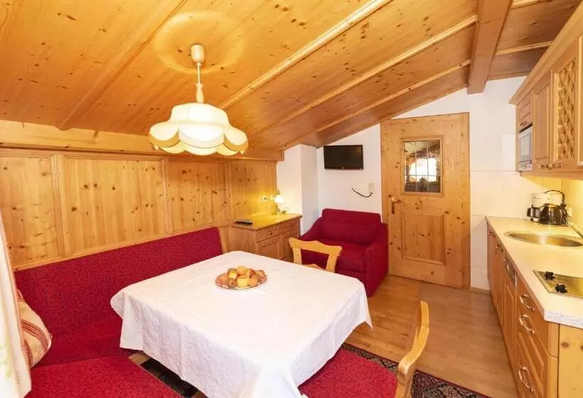 ベッドアンドブレックファースト Pension Edelweiss