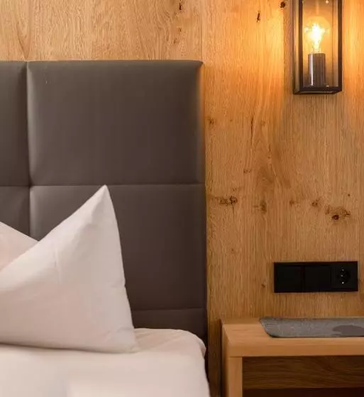 ホテル Alphof Stubaital