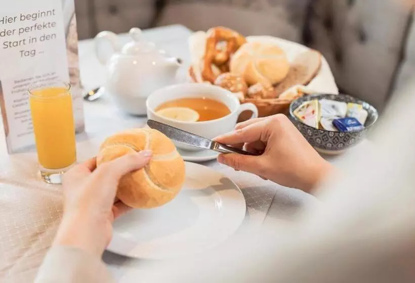 ホテル Alphof Stubaital