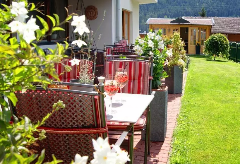 ホテル Alphof Stubaital