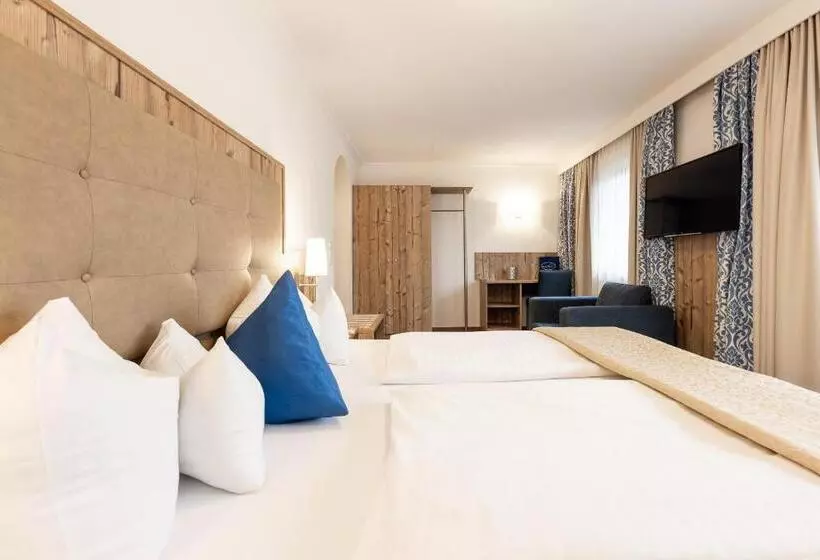 ホテル Alphof Stubaital