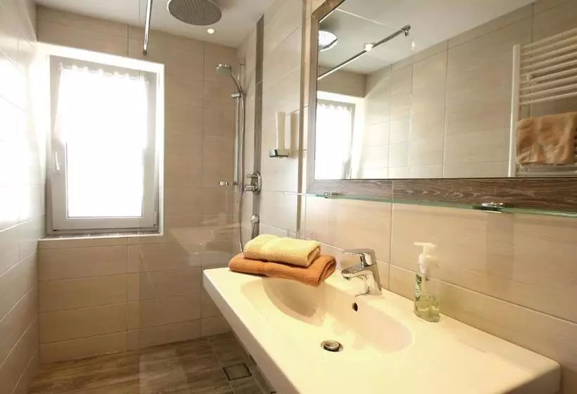 ホテル Amontanara