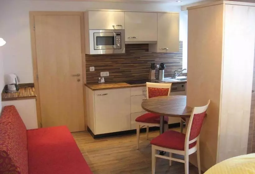 ホテル Amontanara