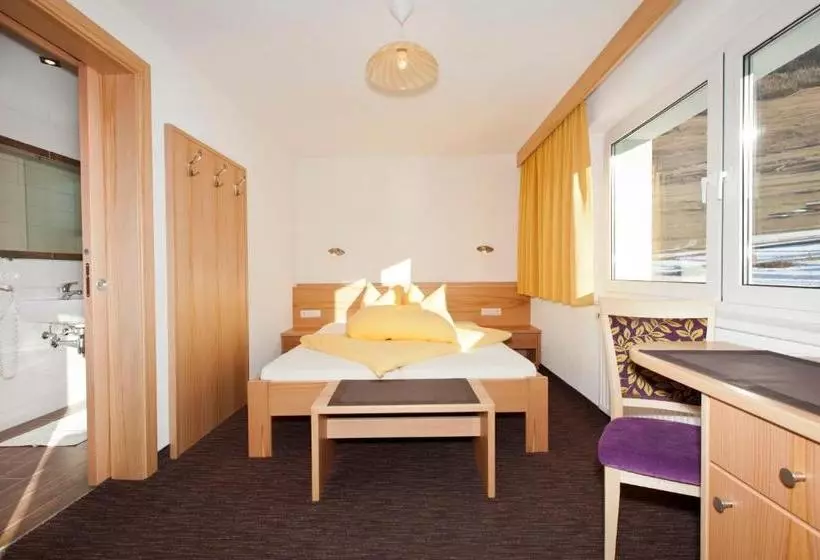 ホテル Amontanara