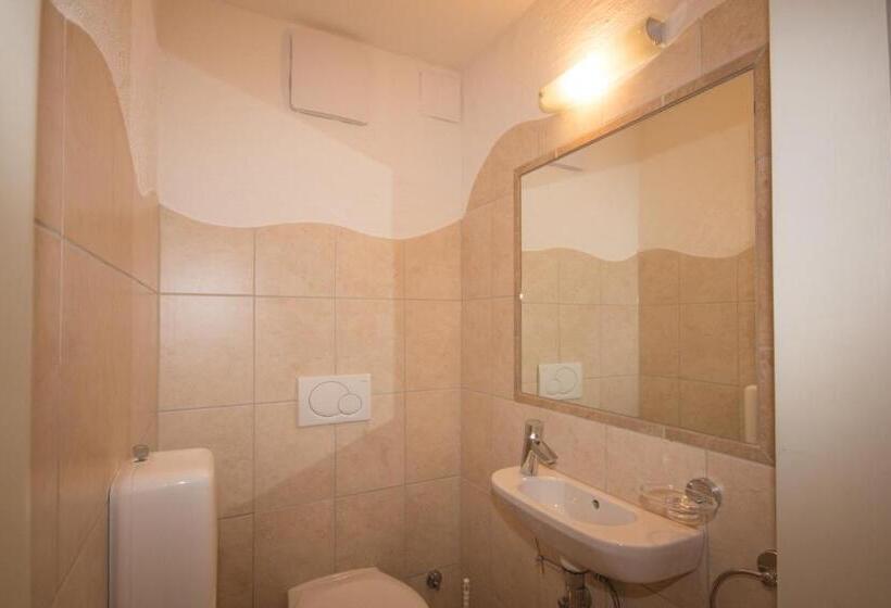 فندق Berggasthof Hochzeigerhaus