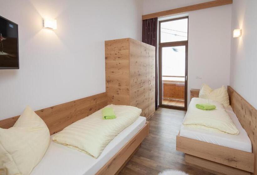 فندق Berggasthof Hochzeigerhaus