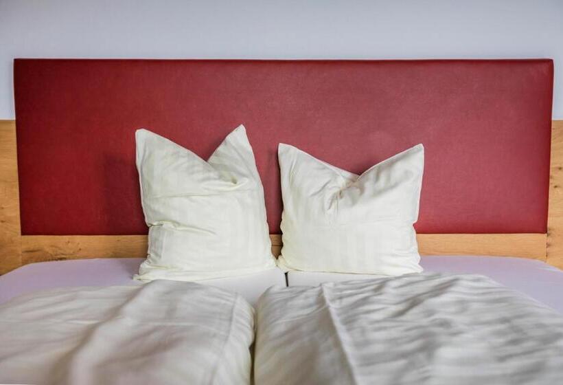 فندق Berggasthof Hochzeigerhaus