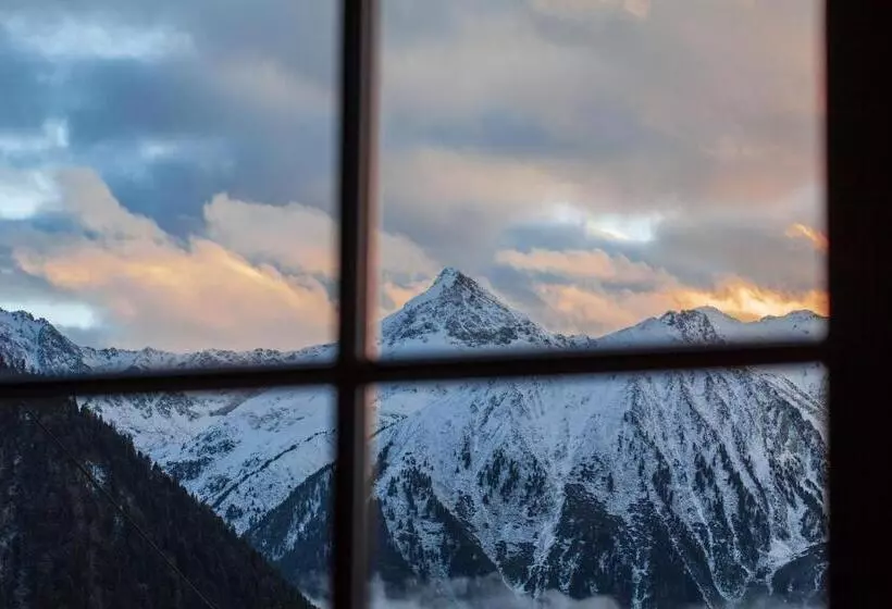 ホテル Berggasthof Hochzeigerhaus