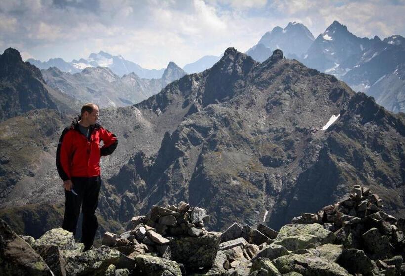 ホテル Haus Alpina