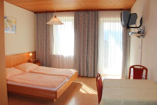 ペンション Lindenhof Gasthof