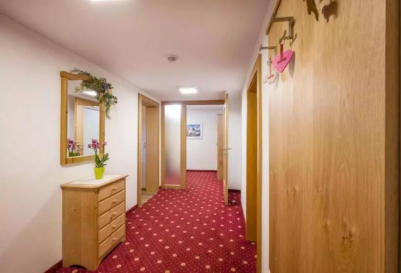 هتل Apartment Martha