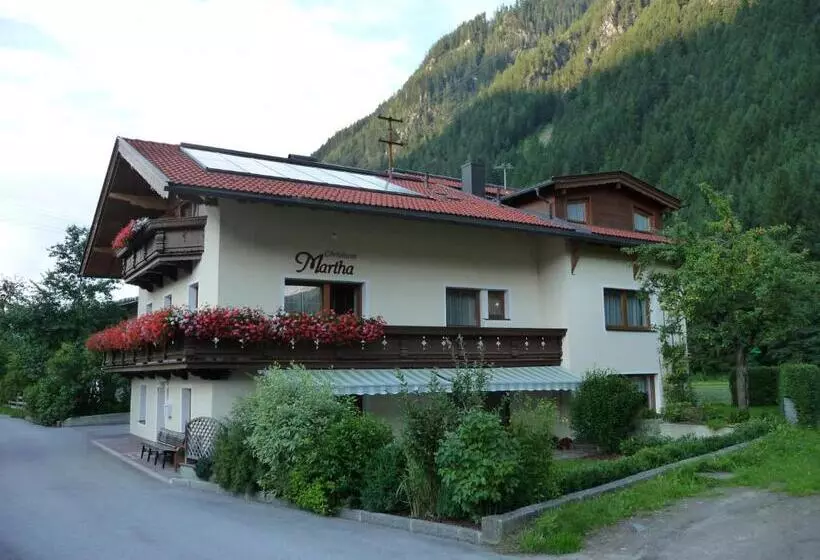 هتل Apartment Martha