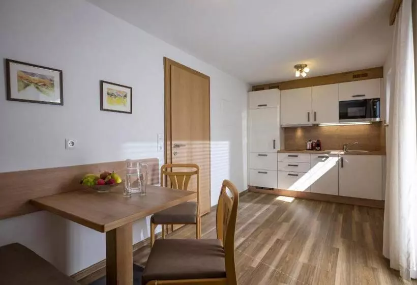 هتل Apartment Martha