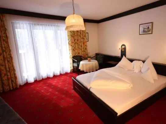 בית מלון כפרי Neue Burg